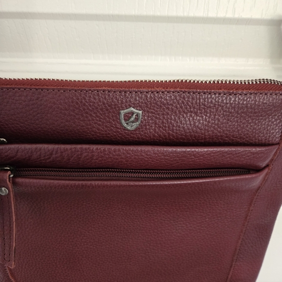 Cochoa burgundy crossbody - Picture 5 of 8